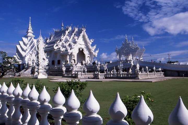 Explore Chiang Rai: City and Temples Experience