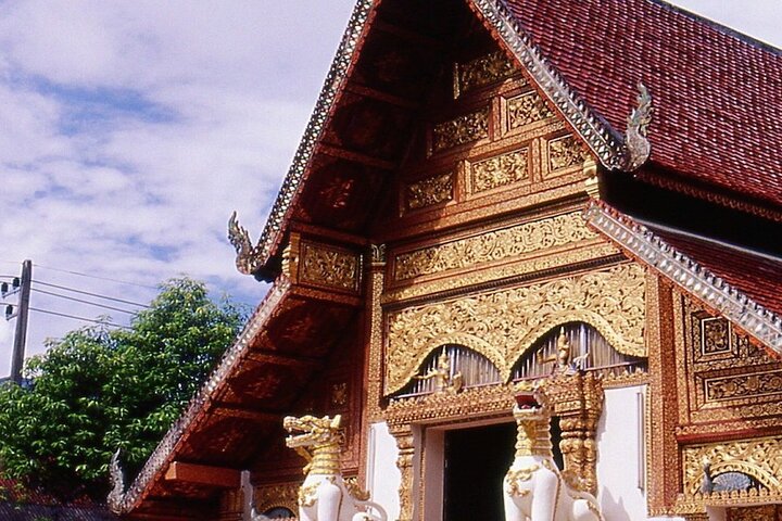 Explore Chiang Rai: City and Temples Experience