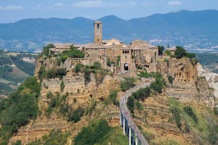 Bagnoregio & Orvieto Day Trip from Rome with Wine Tasting & Lunch