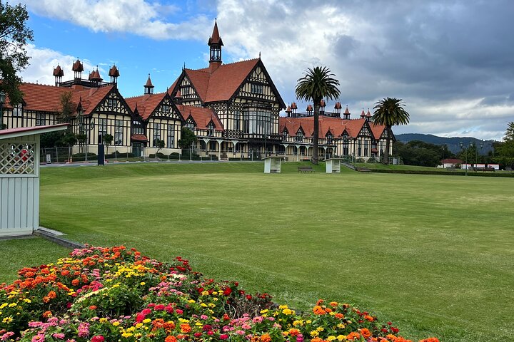 2 Days Private Tour in Tauranga, Rotorua, Taupo from Hamilton