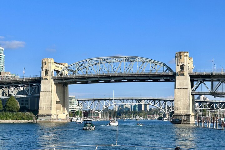 Vancouver Scenic Sightseeing Boat Tour with Live Tour Guide