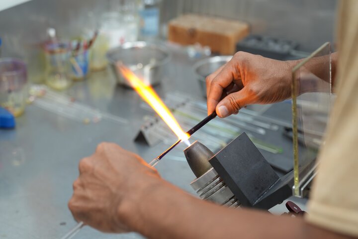 Glass Experience Studio: Craft Your Own Unique Accessories