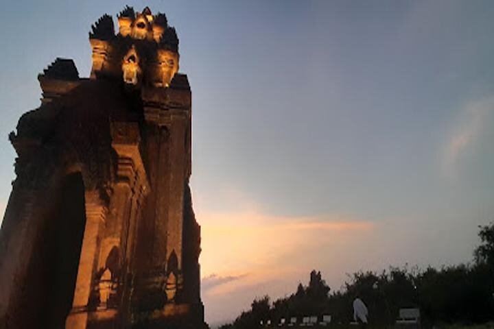 Private Banh It Tower and Con Chim Private Cultural Eco Adventure