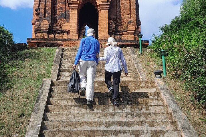 Private Banh It Tower and Con Chim Private Cultural Eco Adventure