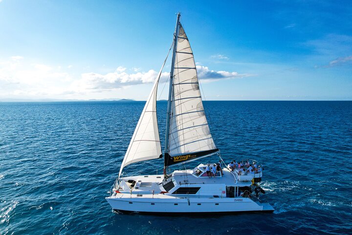 Whitsunday Islands Sail, SUP & Snorkel Tour-Small group
