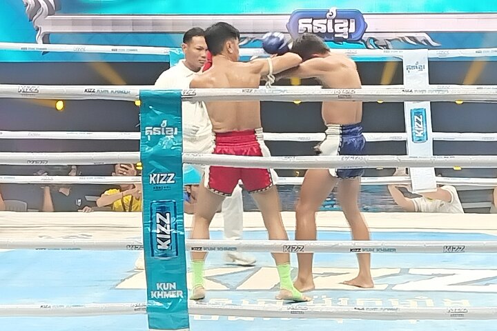 Watch Live Khmer Traditional boxing in Phnom Penh