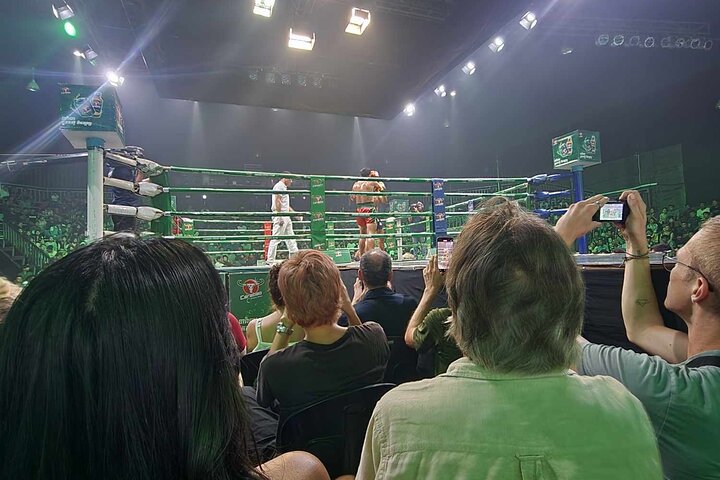 Watch Live Khmer Traditional boxing in Phnom Penh