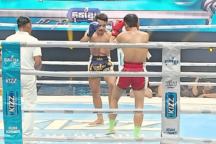 Watch Live Khmer Traditional boxing in Phnom Penh