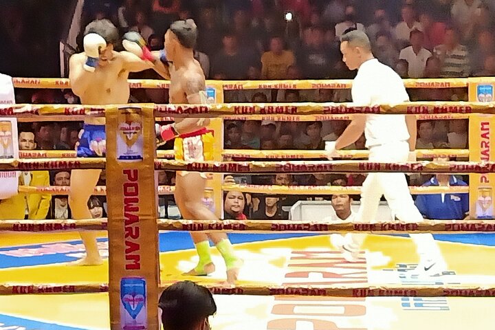 Watch Live Khmer Traditional boxing in Phnom Penh