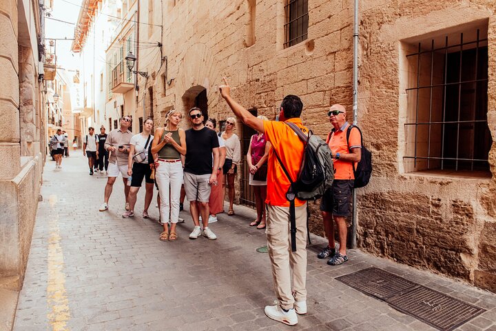 Food Tasting Walking Tour in Palma with a Local