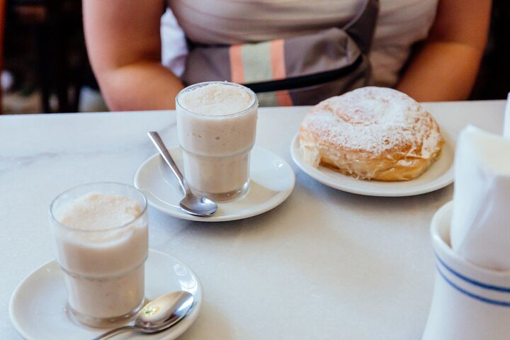 Food Tasting Walking Tour in Palma with a Local