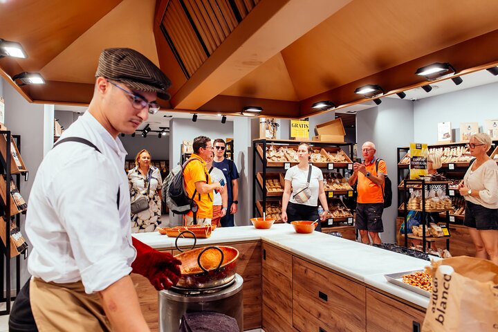 Food Tasting Walking Tour in Palma with a Local