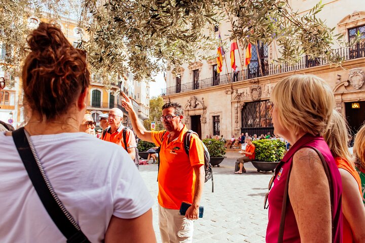 Food Tasting Walking Tour in Palma with a Local