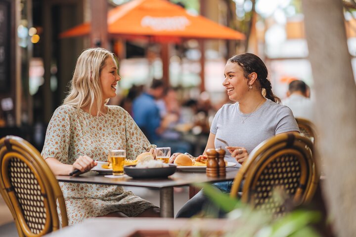 Cruise to Lunch Package: 10:30am – 2pm (3.5hr)