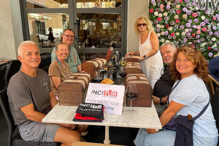Food Tasty and History Tour in Civitavecchia