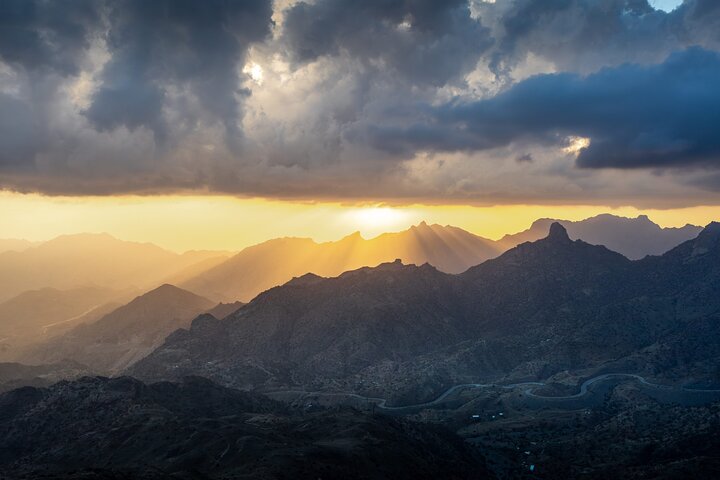 Embark On a Hiking Adventure in Taif