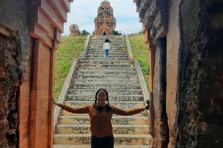 Private Banh It Tower and Con Chim Private Cultural Eco Adventure