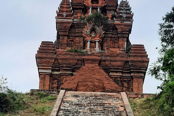 Private Banh It Tower and Con Chim Private Cultural Eco Adventure