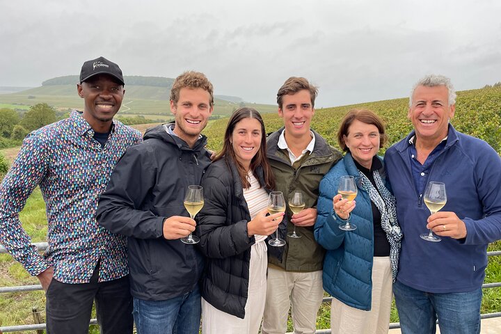 One Day Tour in Champagne with Lunch and Tasting