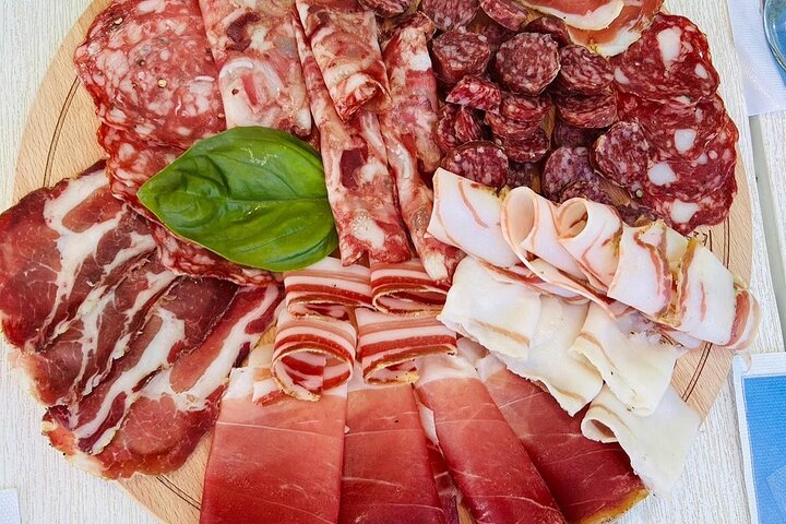 Visit to the Cinta Senese farm in Montepulciano