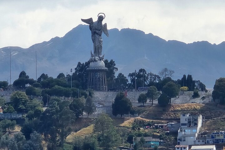 Private and Personalized City Tour of Quito Teleferico and Middle of the World
