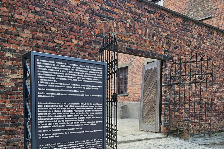 Krakow to Auschwitz Birkenau Guided Tour with Transfer and Ticket