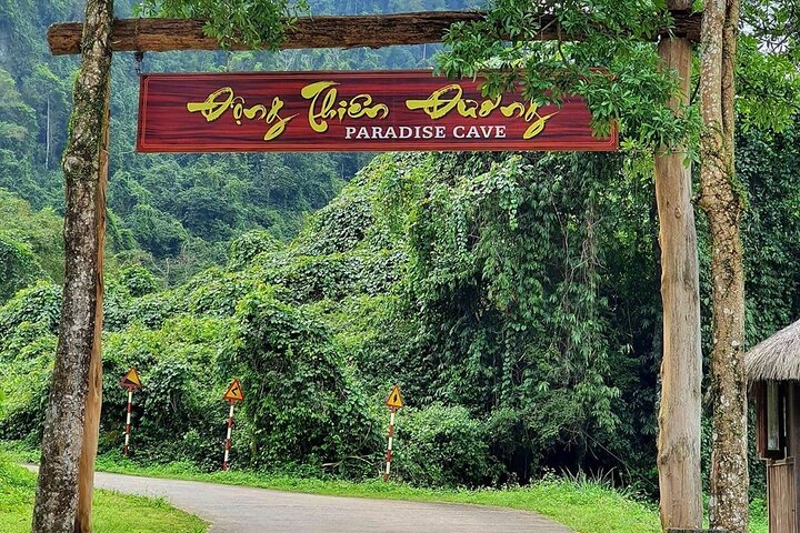 Paradise Cave & Dark Cave All-Inclusive 1-Day