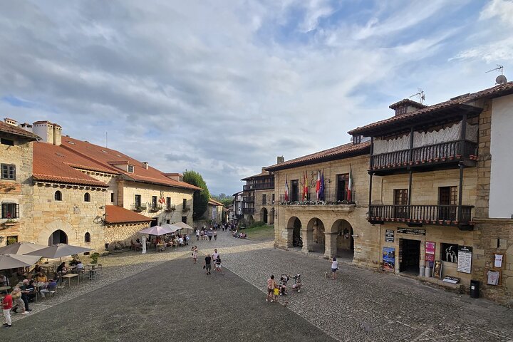 Private Guided Walking Tour of Santillana del Mar