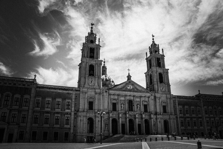 Lisbon Region Wine Tour: Mafra & Ericeira + Hotel Pick-Up