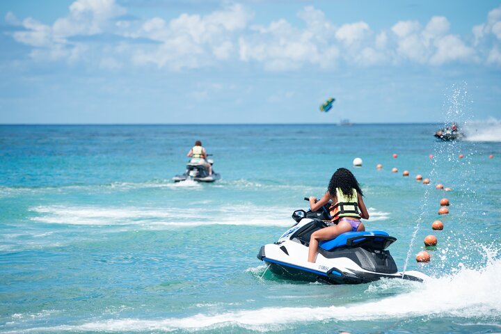 Chula’s All Inclusive Beach Pass with Transport