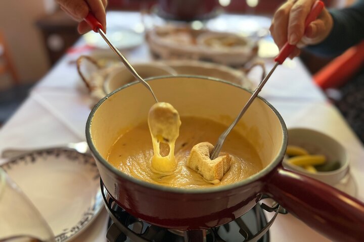 Zurich Food Tour with 10 Local Delicacies, Cheeses & Chocolates