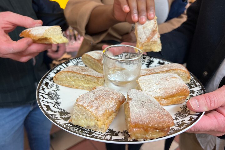 Zurich Food Tour with 10 Local Delicacies, Cheeses & Chocolates