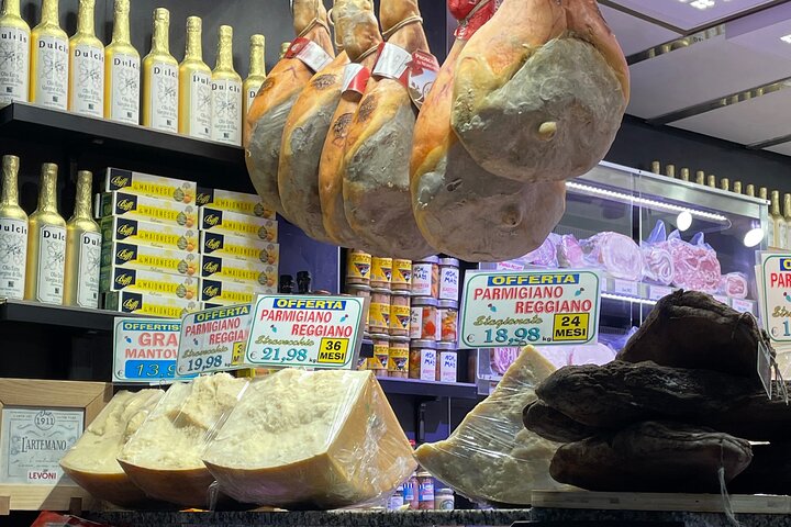 Genoa Food, Wine Tasting & History Walking Tour