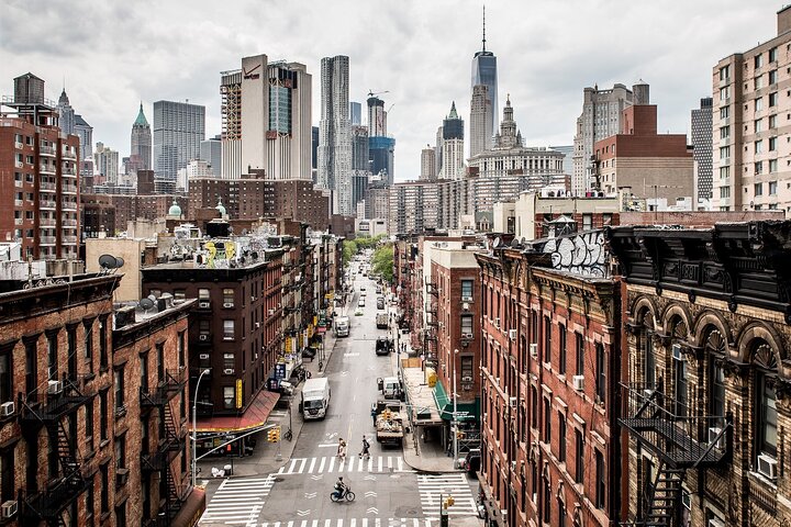 NYC: JFK|LGA|EWR Airport Private Roundtrip Transfer to Manhattan