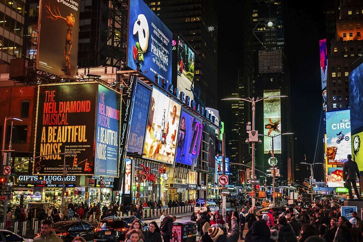 NYC: JFK|LGA|EWR Airport Private Roundtrip Transfer to Manhattan