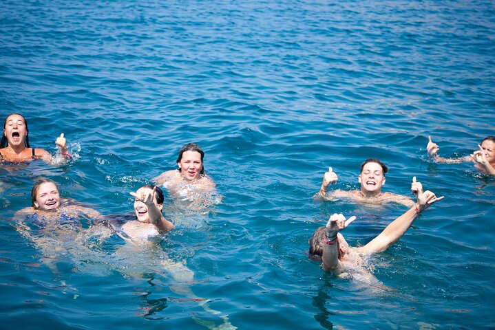Snorkelling Trip 5 Island Tour Around Koh Tao and Koh Nang yuan