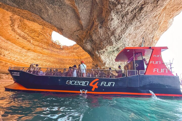 Catamaran Tour to Benagil Caves
