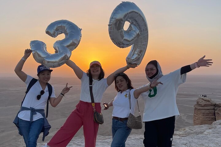 Edge of the World Riyadh Tour with Camel Ride, Bat Cave & Dinner