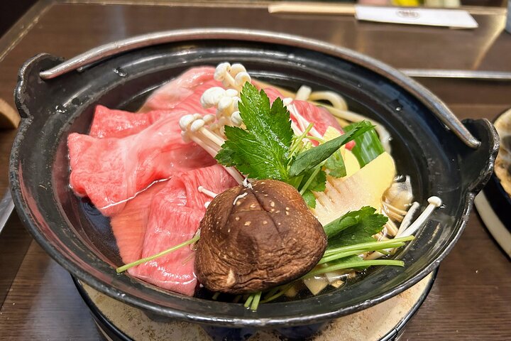 Kanazawa Night Tour with Local Meal and Drinks