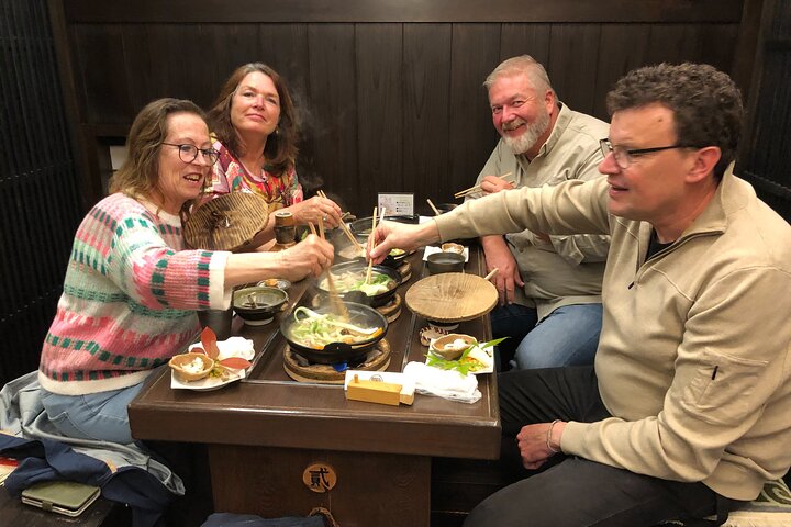 Kanazawa Night Tour with Local Meal and Drinks