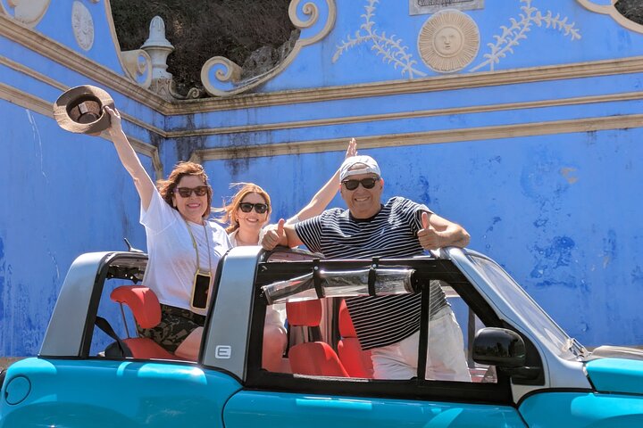 Private Sintra Tour Palaces and Coast by Vintage Car or Jeep