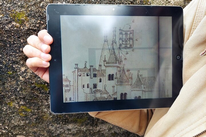 Private Sintra Tour Palaces and Coast by Vintage Car or Jeep