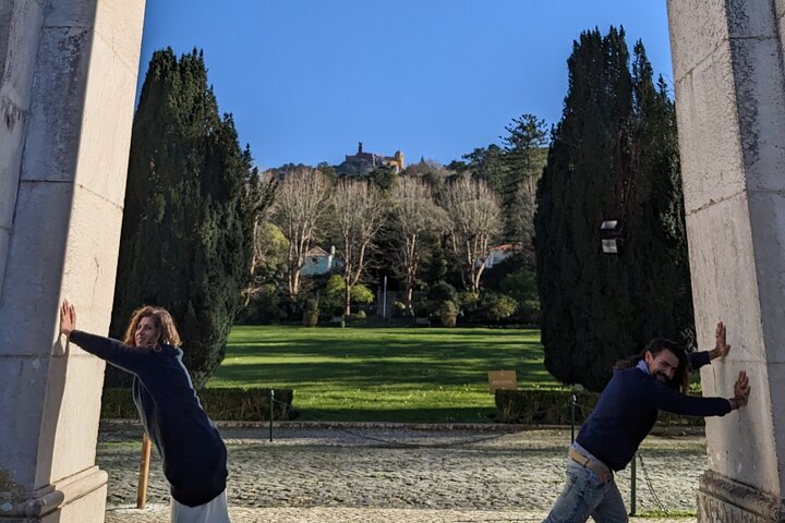 Private Sintra Tour Palaces and Coast by Vintage Car or Jeep