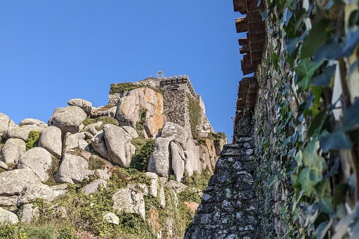 Private Sintra Tour Palaces and Coast by Vintage Car or Jeep