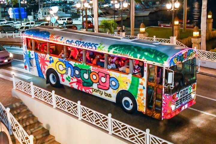 Aruba Nightlife Party Bus Tour, Free Cocktails, Live DJ & Host