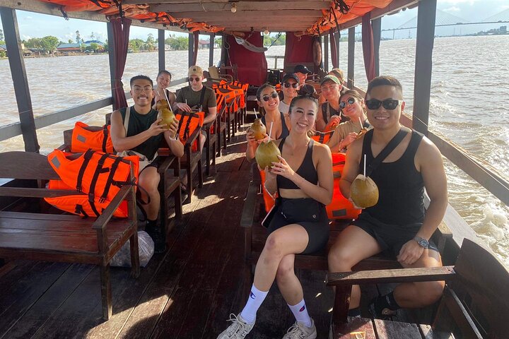 Cai Rang Floating Market & Mekong Delta 2-Day Tour from HCM City