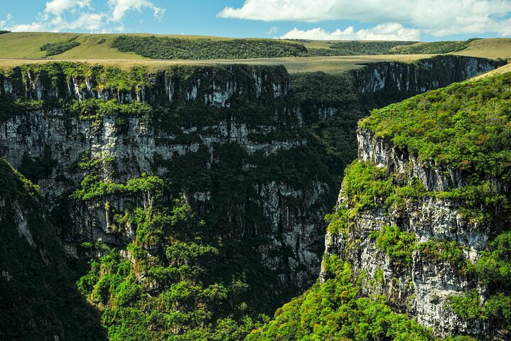 Canyon Adventure: Trail & Picnic Experience at Itaimbezinho