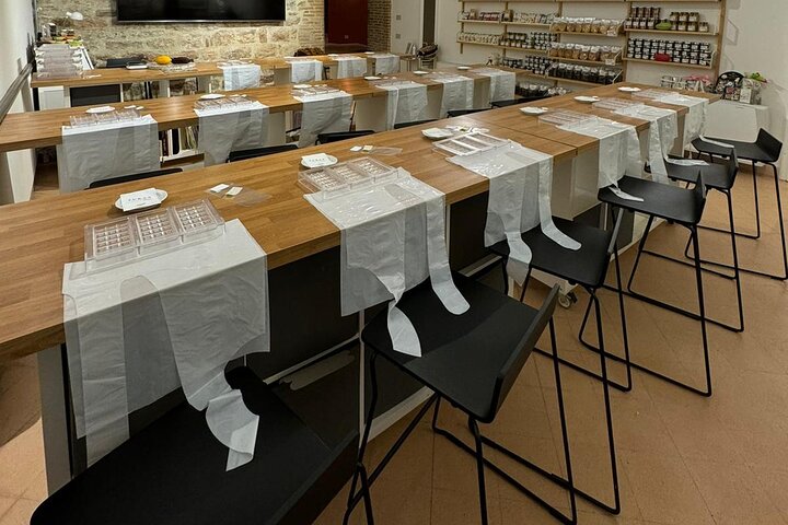 Artisan Chocolate Making Class in Perugia