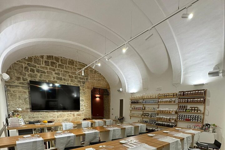 Artisan Chocolate Making Class in Perugia
