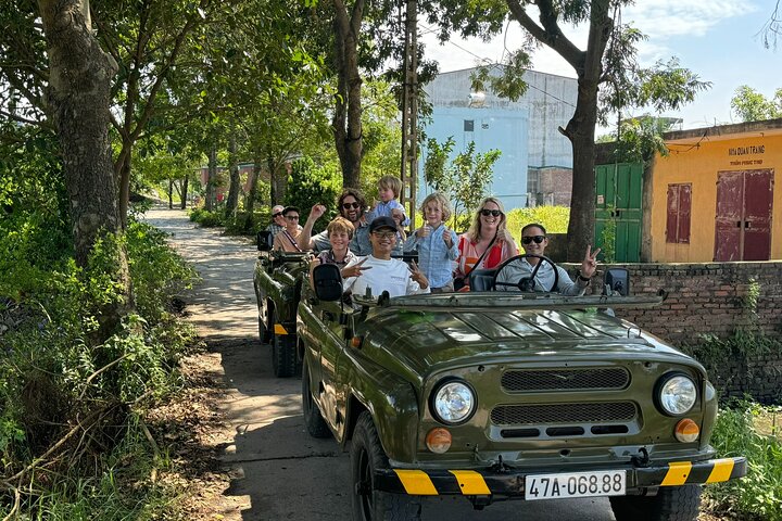 A Glimpse Of Sapa Jeep Tour Off the Beaten Path 4,5 Hours